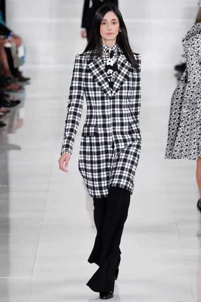 Look 9